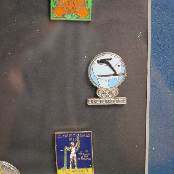 Framed Limited Edition Olympic Games of the USA Pin Set Aminco 2001 #467 of 2002 - Picture 3 of 10